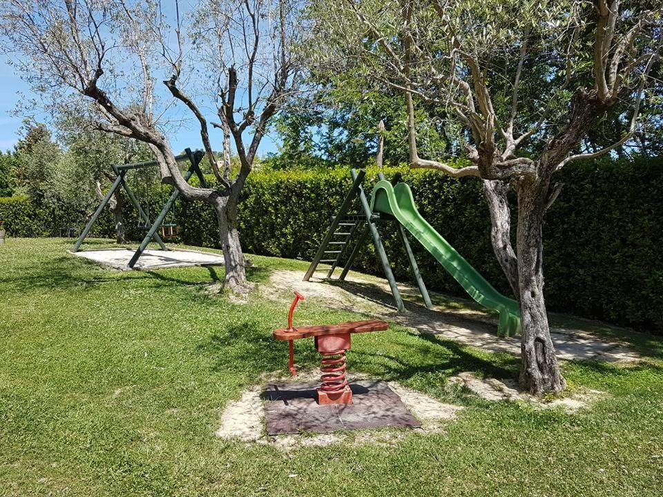 Agriturismo Fiore Di Campo フェルモ エクステリア 写真