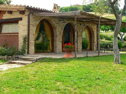 Agriturismo Fiore Di Campo フェルモ エクステリア 写真